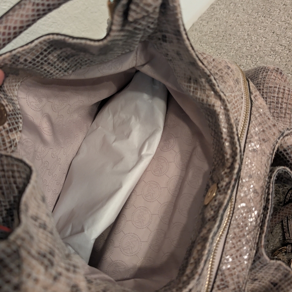 ✨ Like New Michael Kors Snake Print 3 Compartment Shoulder Bag - Tan - Picture 13 of 16